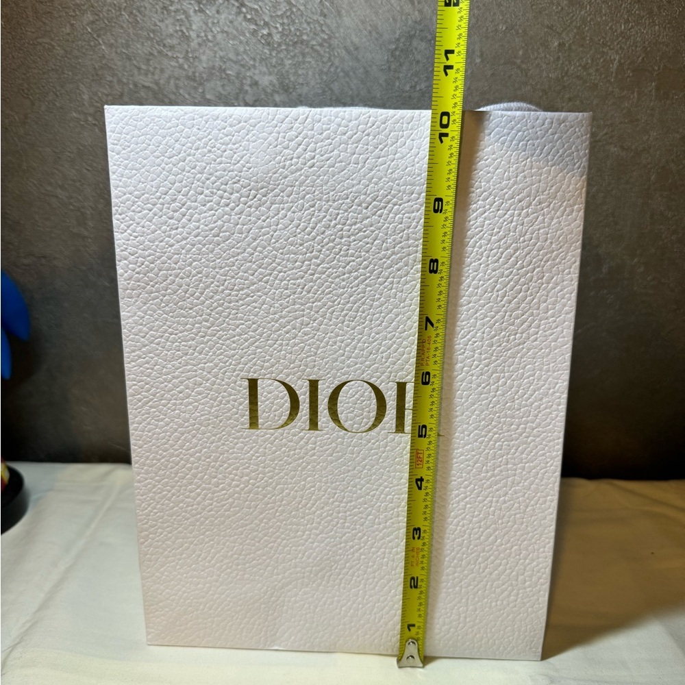 Dior gift bag - Picture 2 of 8